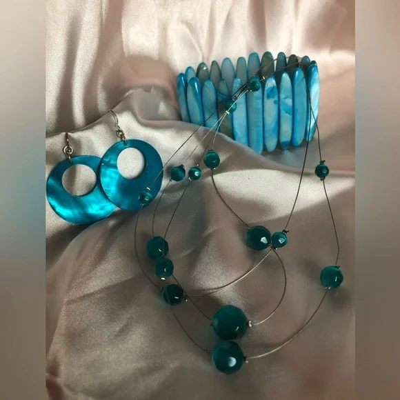 Shell cuff bracelet - Picture 5 of 5